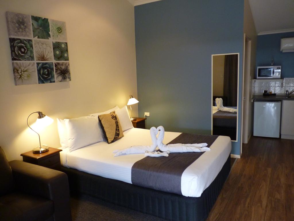 Meldale QLD Accommodation Asia