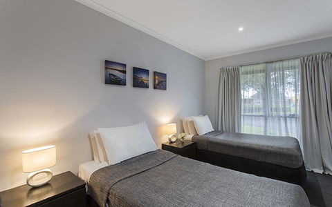 Best Western Colonial Village Motel - Accommodation Guide 2