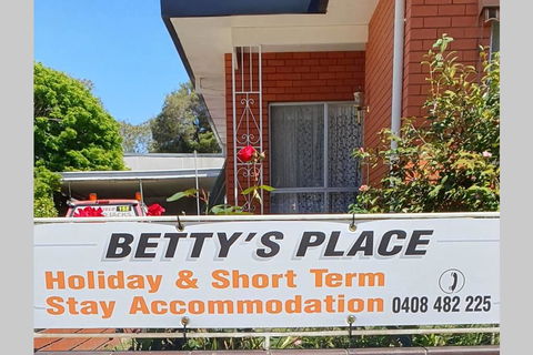 Betty's Place - Accommodation Asia 0
