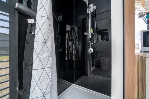 Big Tiny Paz Seven Hills Tiny House, Tallarook - Accommodation Asia 3