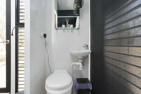 Big Tiny Paz Seven Hills Tiny House, Tallarook - Accommodation Asia 2