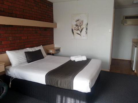 Big Valley Lakeside Paradise Motor Inn - Accommodation Asia 1