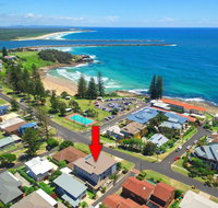 Bimbadeen Unit 3 - across from the beach - lift in complex - Accommodation Guide