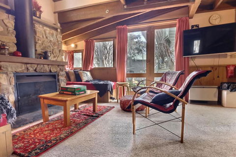 Bindi - Alpine Getaways's Chalet At Tower Rd - Accommodation Guide 2