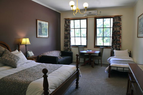 Black Spur Inn - Accommodation Guide 1