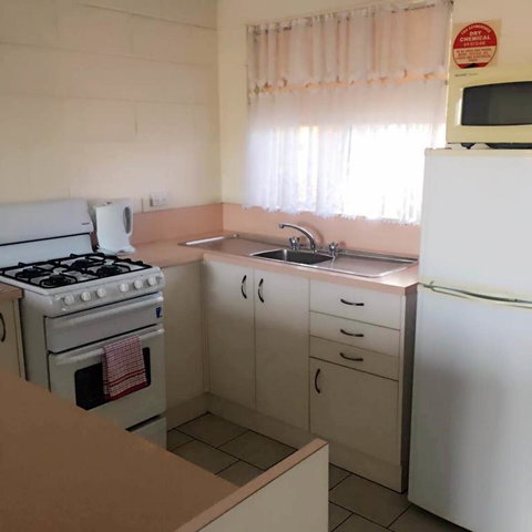 Black Swan Motor Inn - Accommodation Guide 3