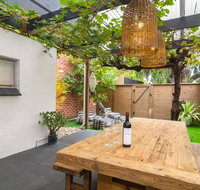 Blackbird at Arlo's - The heart of Glenelg - Wifi - Accommodation Guide