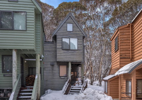 Blairs-DPA - Accommodation Asia 0