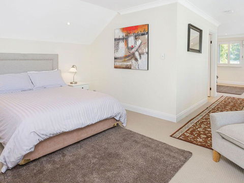 Blake Loft On Manning - 500 Metres To Two Beaches - Accommodation Asia 2