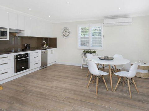 Blake Loft On Manning - 500 Metres To Two Beaches - Accommodation Asia 1