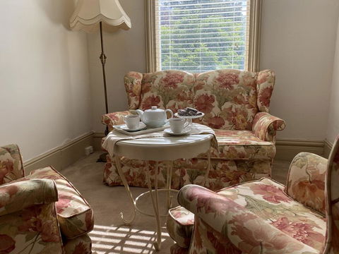 Blayney House - Accommodation Guide 1