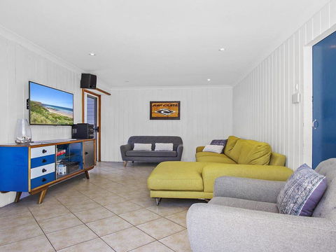 Blue Horizon - Beachfront With Fireplace - Accommodation Asia 1
