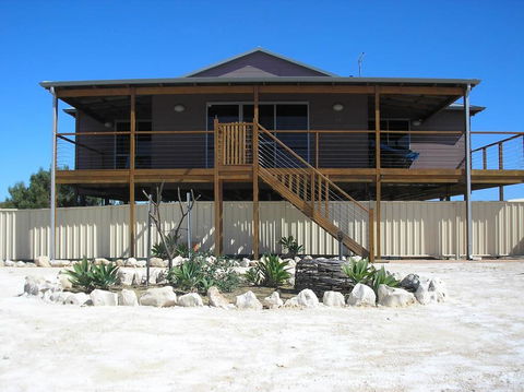 Blue Sky Escapes Sunset Oddes-sea - Accommodation Asia 0