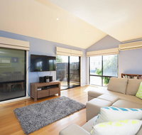 BLUE SKYES - family home with balcony  views. - Accommodation Guide