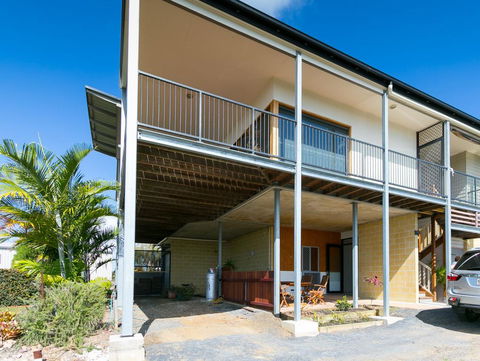 Blue Water Retreat - Upstairs & Downstairs - Accommodation Asia 1