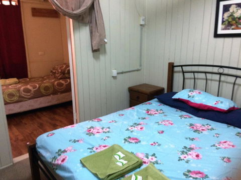 Bluff Hotel - Accommodation Guide 0