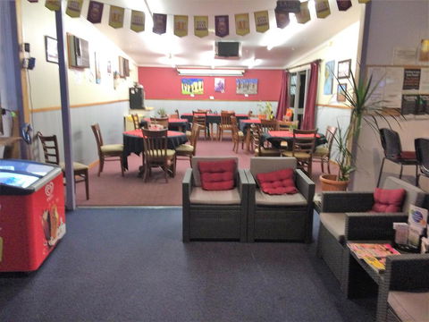 Bluff Hotel - Accommodation Guide 3