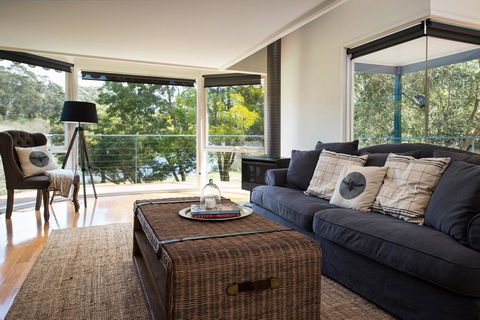 Boatshed Villa Green Door - Accommodation Asia 2