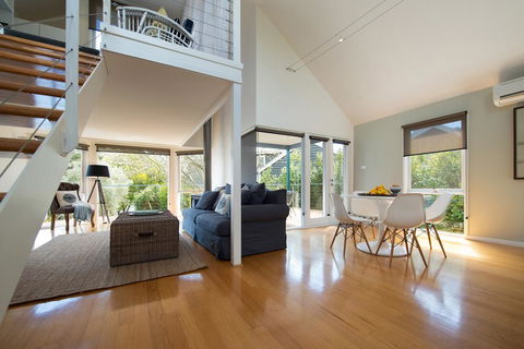 Boatshed Villa Yellow Door - Accommodation Asia 1