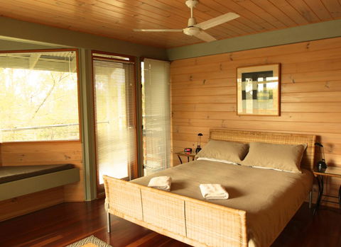 Bombah Point Eco Cottages - Accommodation Asia 3