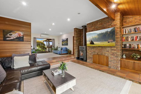 The Nook - Accommodation Guide 0