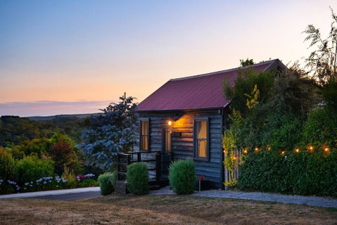 The Nook - Accommodation Guide 0