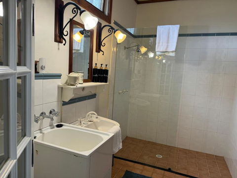 The Table Guest House - Accommodation Asia 3