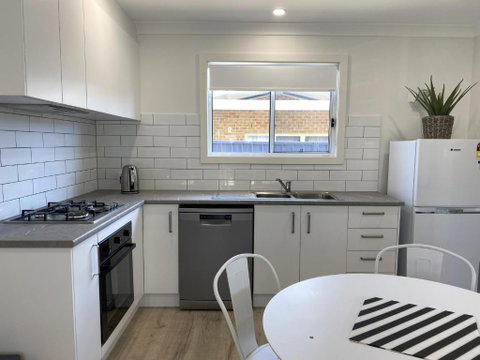THEL14A - Lucky Burra - Accommodation Guide 1