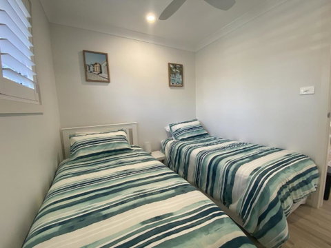 THEL14A - Lucky Burra - Accommodation Guide 2