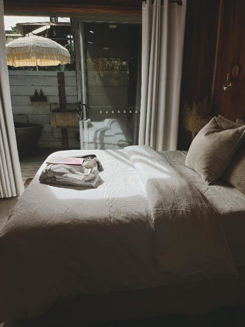 Tiny Home, Outdoor Bath, Infrared Sauna, Fire Pit - Accommodation Guide 3