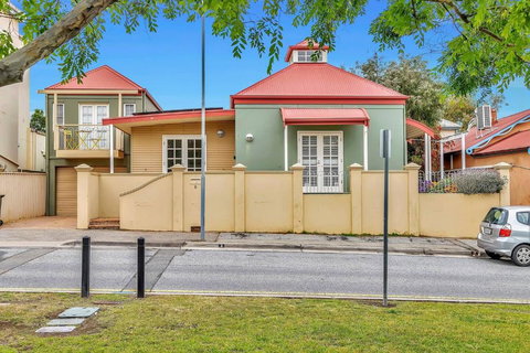 Time And Tide Hideaway - A Spacious Beachside Escape - Accommodation China 1