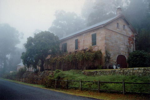 Tizzana Winery Bed And Breakfast - Accommodation Asia 0