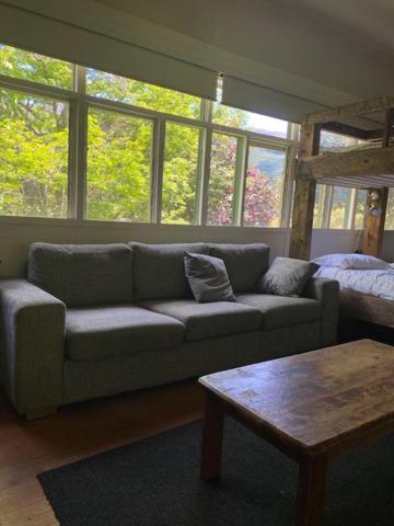 Wandi General - Accommodation Asia 2