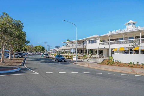 Waterfront Bliss In Margate - 30 Min From Brisbane - Accommodation Guide 1