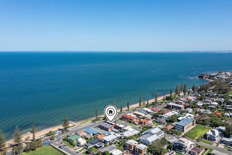 Waterfront Bliss In Margate - 30 Min From Brisbane - Accommodation Guide 3