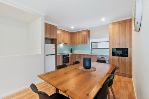 Wharf At North Batemans - Accommodation Guide 2