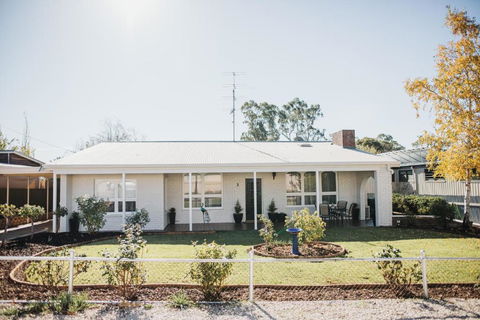 White On Wright Clare - Accommodation Asia 1