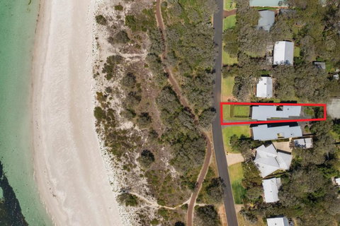 XYZ Holiday Home - Accommodation Guide 0