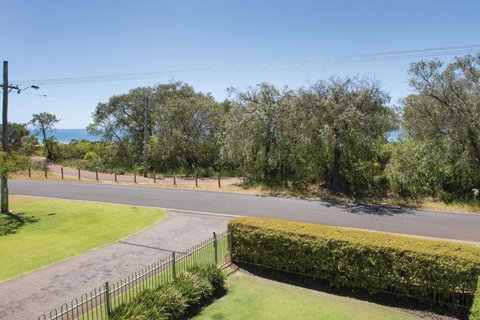 XYZ Holiday Home - Accommodation Guide 2