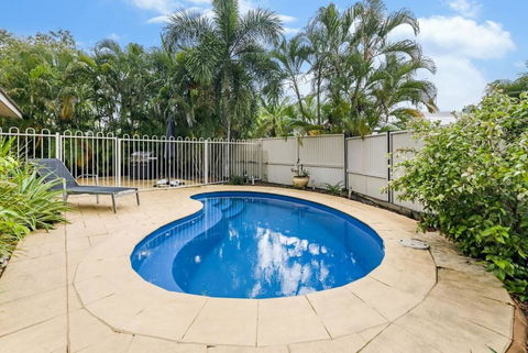 Ah Mat Bungalow - Tropical Darwin Stay With Pool - Accommodation Guide 0