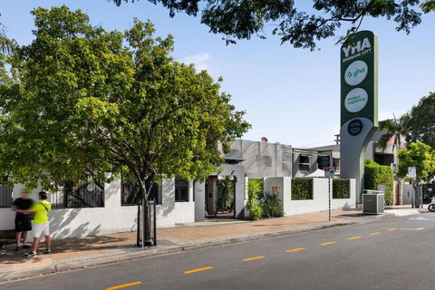 YHA Brisbane City - Accommodation Guide 1