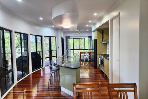 EUROLIE ON HIGH At Kingfisher Bay Fraser Island - Accommodation Guide 4