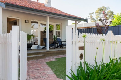 Guildford Cottage By Swan Bnb Management - Accommodation Guide 0