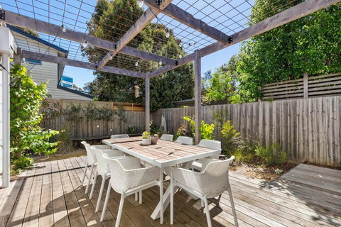 Ocean Spray - Accommodation Guide 1