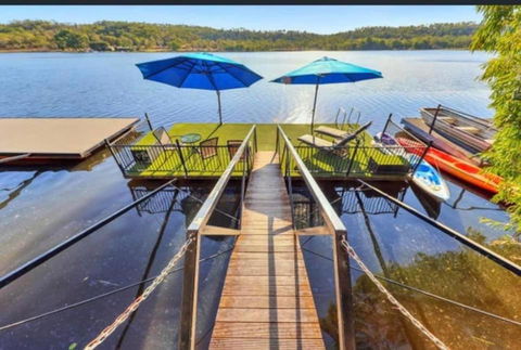 Rumah Surgah On Lake Bennett - Accommodation Guide 0