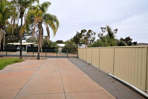 Spacious Studio In AliceSprings QueenBed+KSAirbed - Accommodation China 3