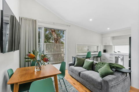 WILL56 - Gumtree Studio - Accommodation Guide 1