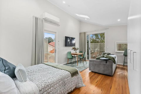 WILL56 - Gumtree Studio - Accommodation Guide 2