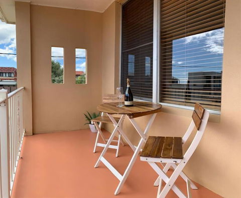 Yarrumla Beach Lodge - Accommodation Asia 0