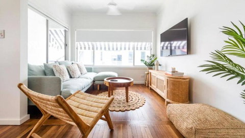 Zephyr - Accommodation Guide 0